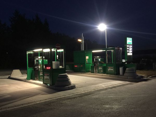 Neu in Meschede-Enste: Neben den sieben Stationen in Arnsberg und Freienohl eröffnete Grüne im Gewerbegebiet Meschede-Enste eine neue Tankstelle als Kartentankstelle. Jede gängige EC-Karte funktioniert! Aktuelle Kraftstoffpreise unter www.aral-gruene.de