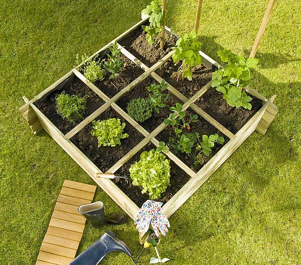 Ein Hochbeet aus Holz mit Geotextileinlage - nutzbar im Garten, auf Balkon und Terrasse. Foto: Gieco Holz