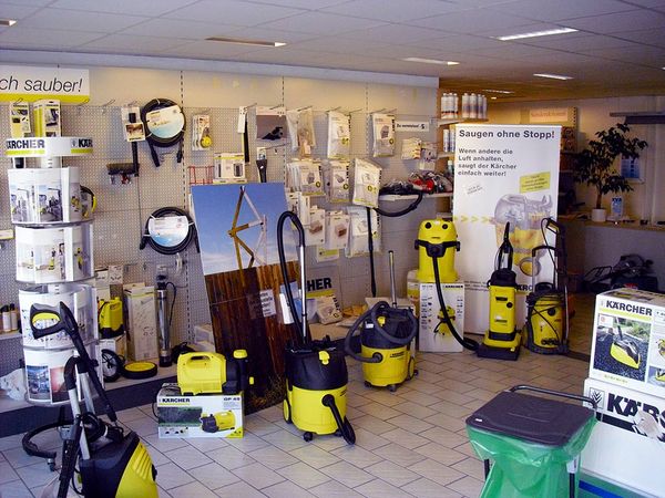 Reinigungsgeräte von Kärcher im Sauerland bei Störmann in Schmallenberg. Foto: BauLokal.de
